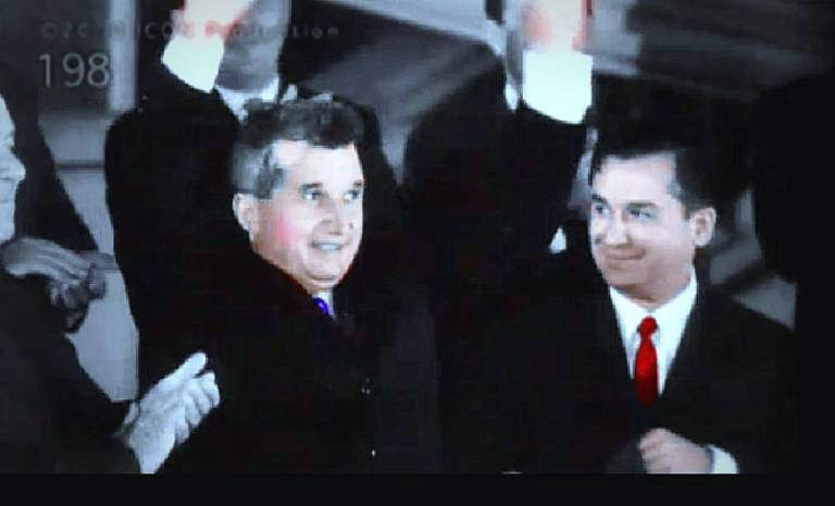 De la stanga: Nicolae Ceausescu si Ion Iliescu